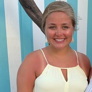 Meet your Posher, Caroline